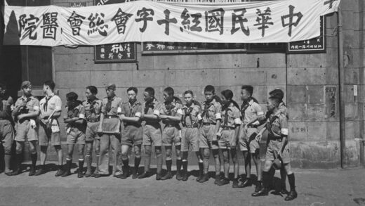 【jpg清晰版】上海股票经纪公司办事处（用作红十字会医院）外的中国童子军上海.jpg