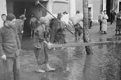 【jpg清晰版】上海街道被淹.jpg