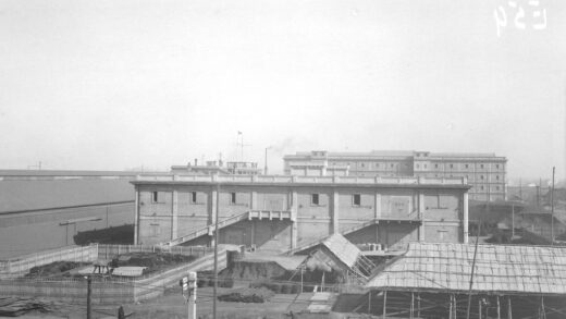 【jpg清晰版】上海霍尔特码头的仓库.jpg