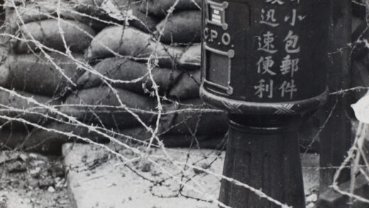 【jpg清晰版】中国邮政信箱带铁丝网和沙袋.jpg