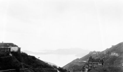 【jpg清晰版】从太古大厦（白加道）向西1眺望香港太平山.jpg