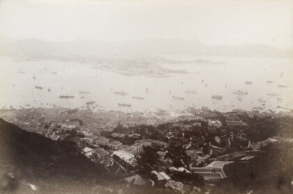 【jpg清晰版】从香港太平山顶俯瞰香港港和九龙.jpg