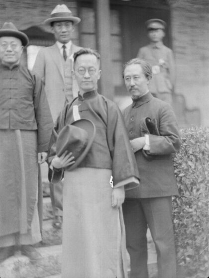【jpg清晰版】伍朝枢和胡汉民.jpg