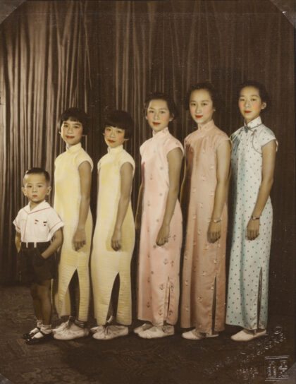 【jpg清晰版】伍氏家族子女香港.jpg