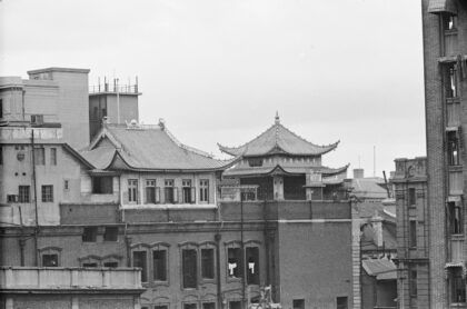 【jpg清晰版】传统与现代风格交融的屋顶上海.jpg