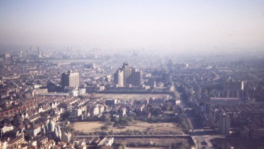 【jpg清晰版】俯瞰上海西部的霞飞路（淮海路）aerialview1945年.jpg