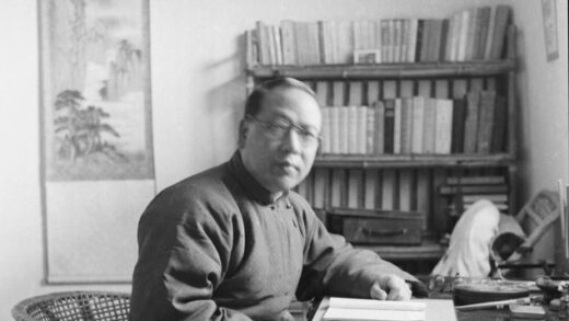 【jpg清晰版】傅秉常1940年在书房.jpg