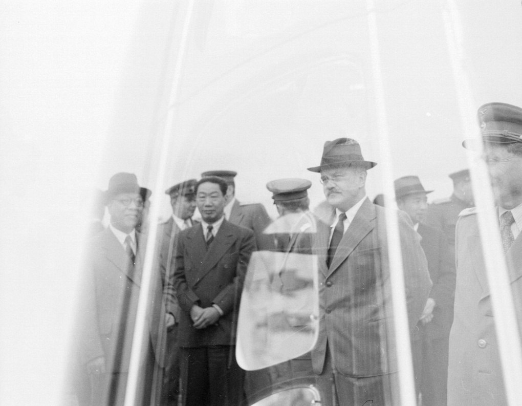 【JPG清晰版】傅秉常与维亚切斯拉夫·莫洛托夫莫斯科年