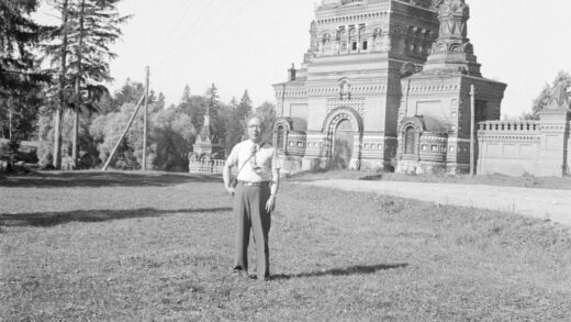 【jpg清晰版】傅秉常于扎戈尔斯克苏联1945年.jpg