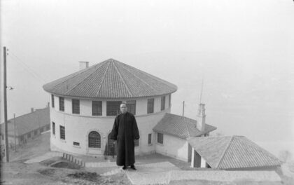 【jpg清晰版】傅秉常在孙科家圆庐重庆1940年.jpg