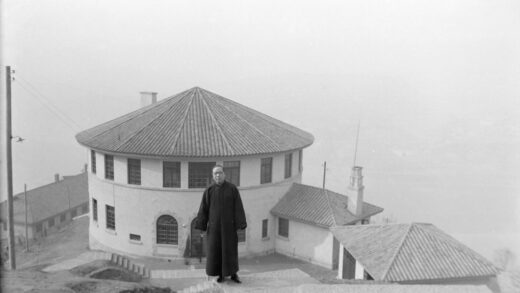 【jpg清晰版】傅秉常在孙科家圆庐重庆1940年.jpg