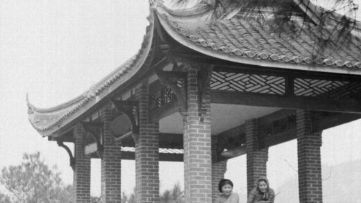 【jpg清晰版】刘圣益和闵勤在展馆.jpg
