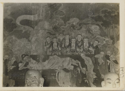 【jpg清晰版】前门寺庙或关帝庙的罗汉头部和壁画细节显示卧佛.jpg
