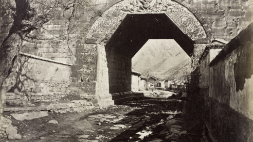 【jpg清晰版】北京以北居庸关古拱门1877年.jpg