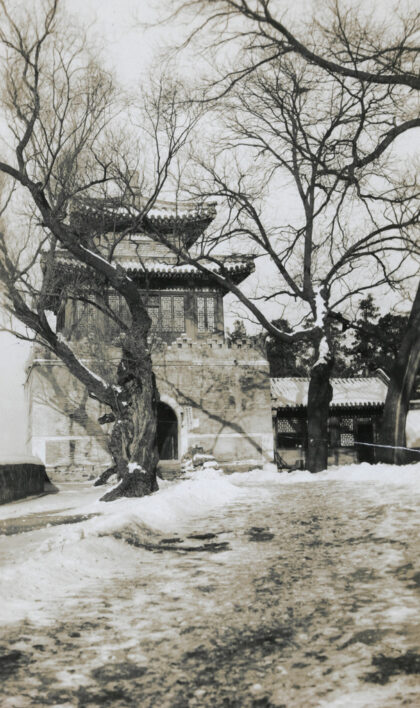 【jpg清晰版】北京北海公园冬日长廊入口.jpg