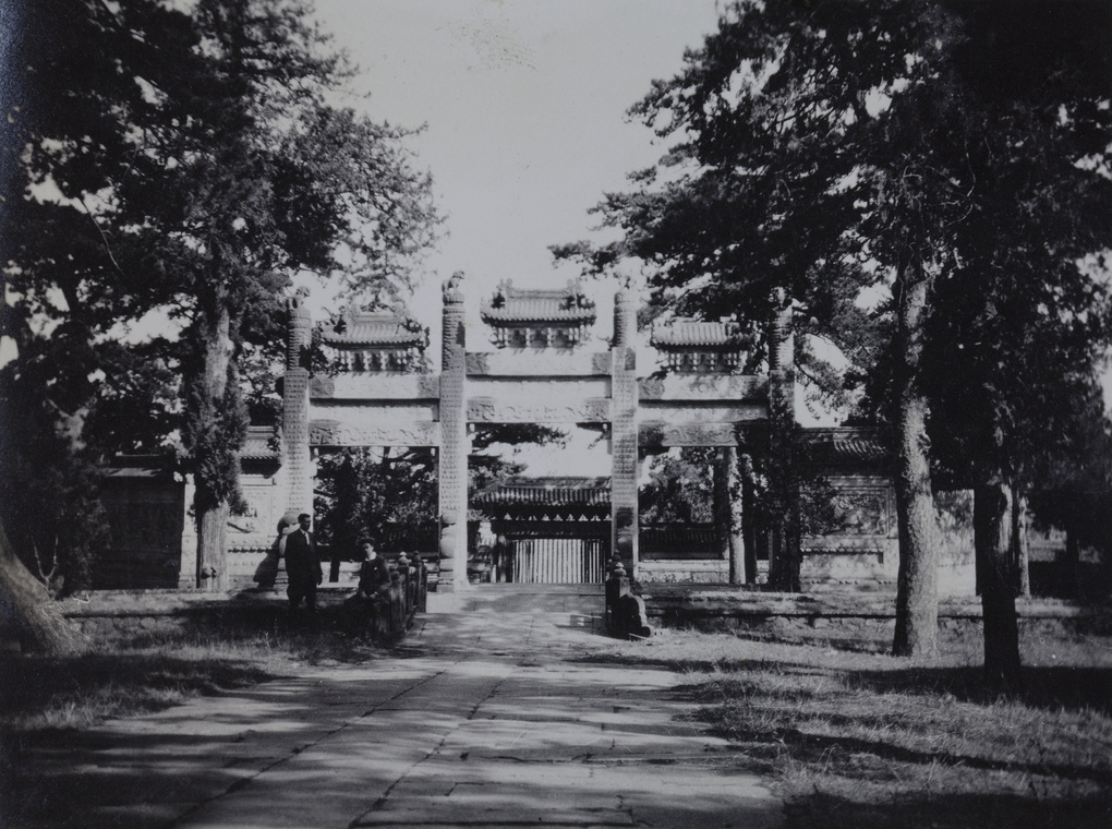 【JPG清晰版】北京西山碧云寺汉白玉牌楼