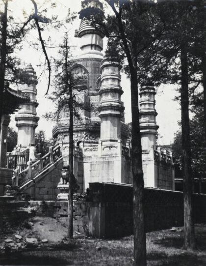 【jpg清晰版】北京西黄寺大理石塔.jpg