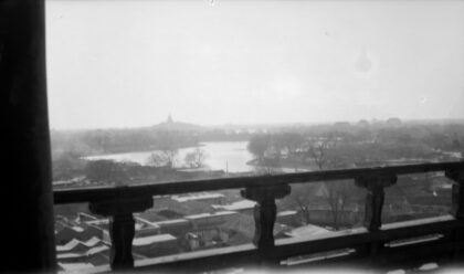 【jpg清晰版】北京远眺北海公园.jpg