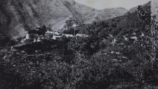 【jpg清晰版】北京附近山区的建筑群.jpg