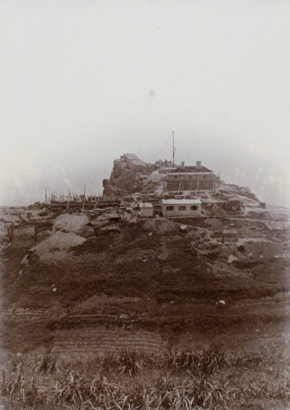 【jpg清晰版】北鱼山灯塔建筑中约1894年.jpg