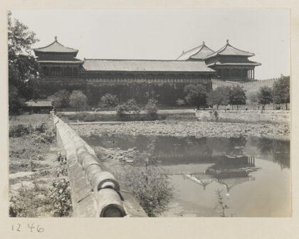 【jpg清晰版】午门显示东雁翅楼东立面和护城河.jpg