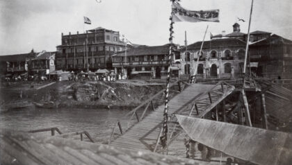 【jpg清晰版】南京下关中山码头waterfront坍塌的栈桥和堤岸.jpg