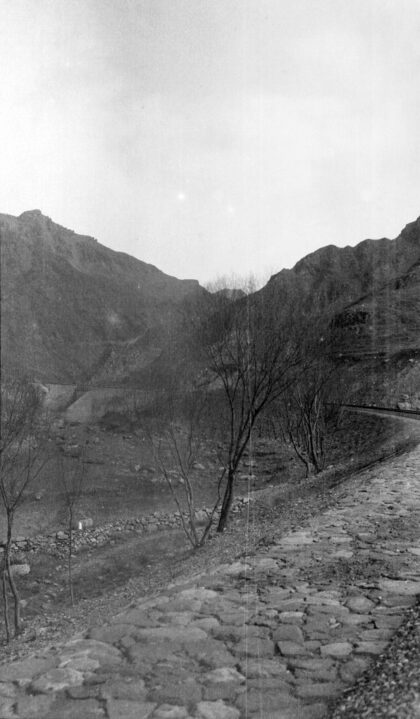 【jpg清晰版】南口铁路与柏油路.jpg