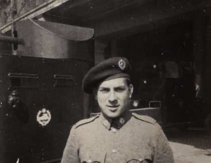 【jpg清晰版】卡特先生装甲车连上海义勇队1932年.jpg