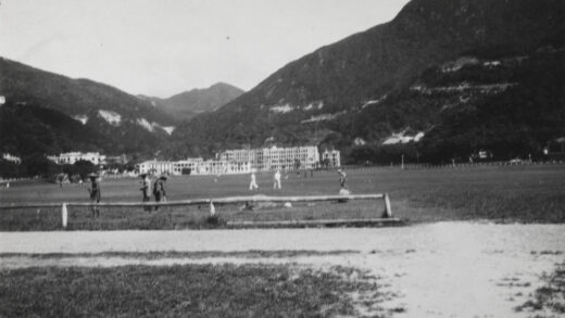 【jpg清晰版】场地管理员、运动员与运动场香港跑马地.jpg