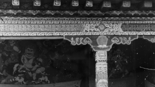 【jpg清晰版】塔尔寺西藏带乐器喇嘛寺院.jpg
