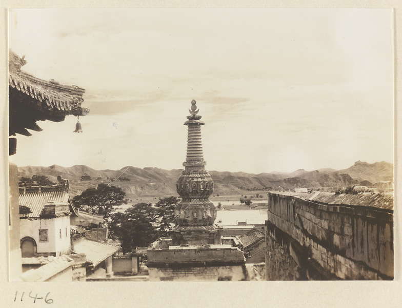 【JPG清晰版】大佛寺吕塔屋顶上的小乘风格塔细节