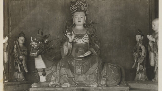 【jpg清晰版】大佛寺的菩萨雕像坐在龙上四尊侍从.jpg