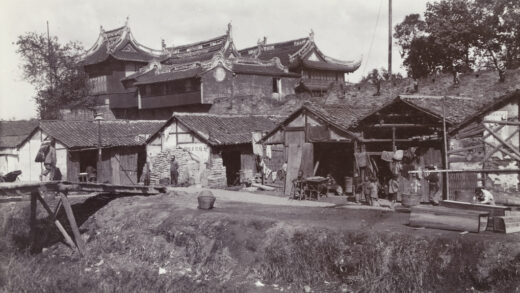 【jpg清晰版】大境阁、作坊和城墙上海.jpg