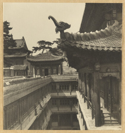 【jpg清晰版】大红台内庭院展示妙高庄严殿西立面与海象.jpg