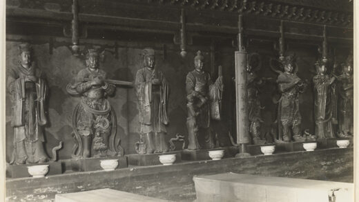 【jpg清晰版】大觉寺寺庙建筑内部展示八尊神龛雕像和铭文.jpg
