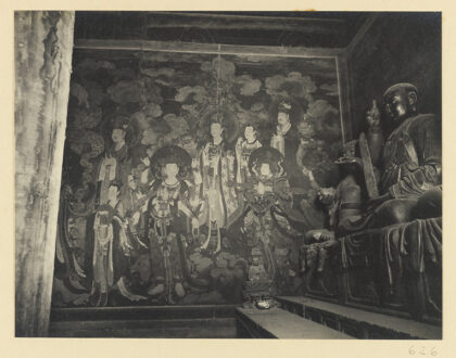 【jpg清晰版】大雄宝殿角落展示罗汉和明代壁画右侧部分展示菩萨及侍从.jpg