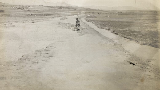 【jpg清晰版】大雨冲毁道路威海卫.jpg