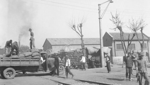 【jpg清晰版】天津市河东区装载卡车.jpg