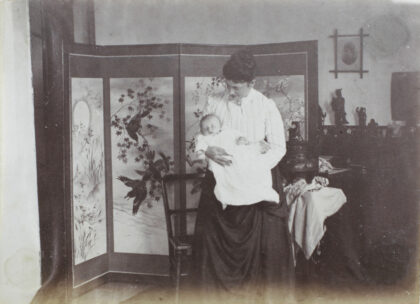 【jpg清晰版】女人、婴儿和中国屏幕.jpg