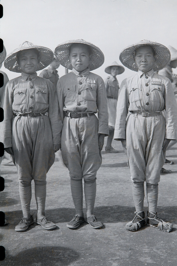 【JPG清晰版】女国民军士兵结业阅兵