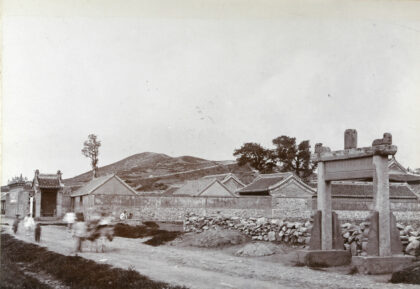 【jpg清晰版】威海卫街道约1901年.jpg