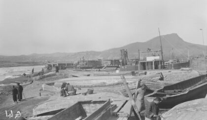 【jpg清晰版】安东船坞中的拖船永陵和驳船.jpg