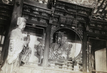 【jpg清晰版】寺庙中的神像.jpg