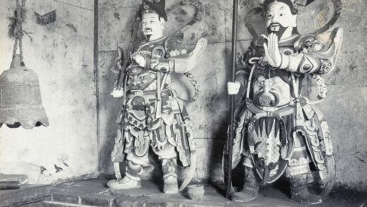 【jpg清晰版】寺庙守护神（神社雕像）与钟.jpg