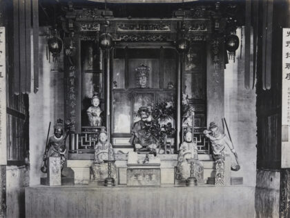 【jpg清晰版】寺庙里的祭坛.jpg