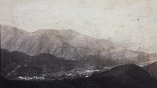 【jpg清晰版】山峦与山谷的景色莫干山.jpg