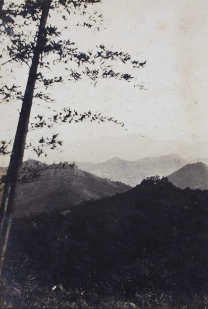 【jpg清晰版】山峦远眺莫干山.jpg