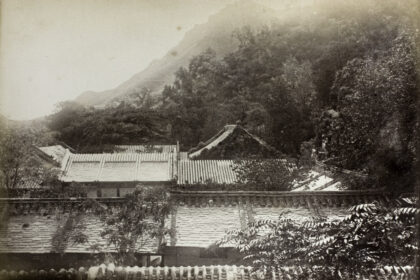 【jpg清晰版】布鲁斯山与龙王堂北京西山.jpg