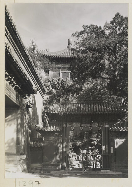 【jpg清晰版】廷和门西立面背景是玉京亭屋顶.jpg