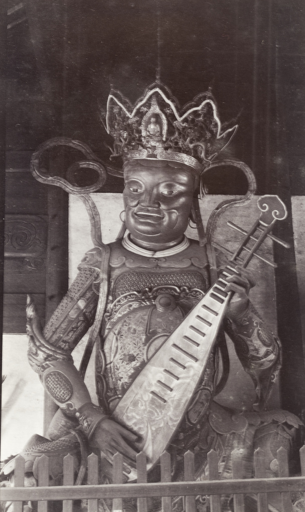【JPG清晰版】弹奏中国琵琶的神社人物